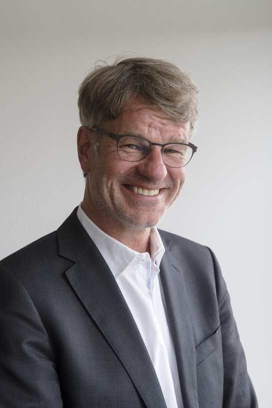 Prof. Dr. Henrik Müller